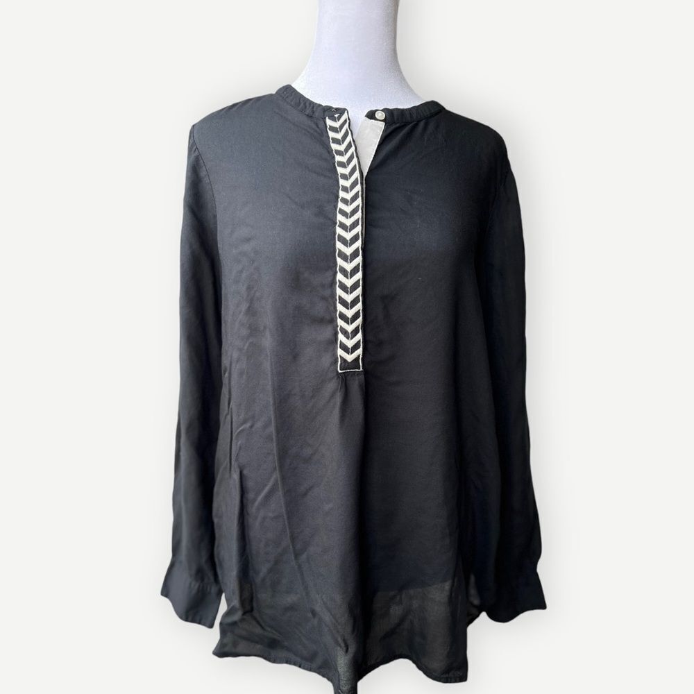 Old Navy Black & White Flowy Lightweight Long Sleeve Tunic Top Shirt. Medium.